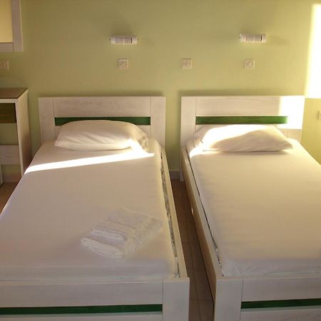 Epi Apartments Лурдата Стая снимка