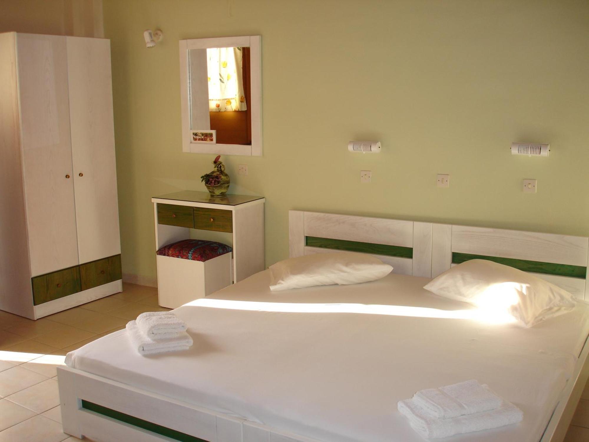 Epi Apartments Лурдата Стая снимка