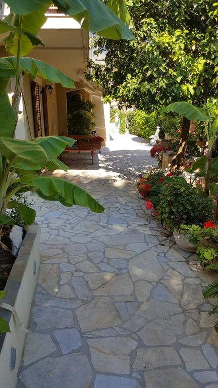 Epi Apartments Лурдата Екстериор снимка