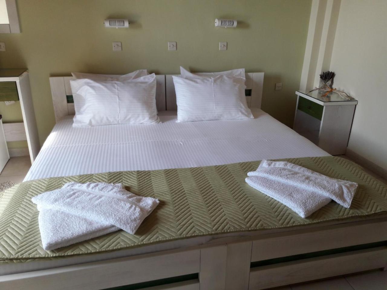 Epi Apartments Лурдата Екстериор снимка
