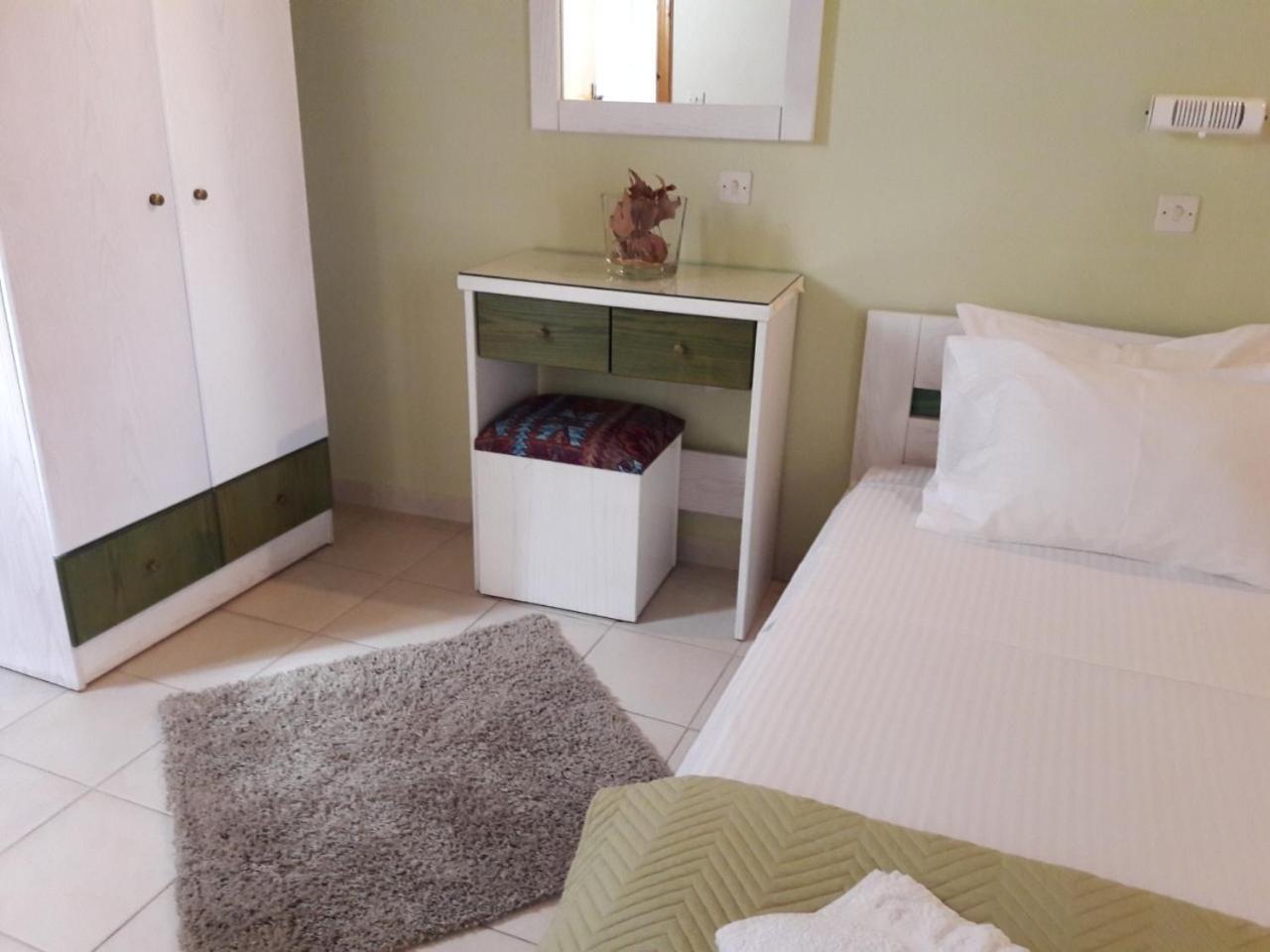 Epi Apartments Лурдата Екстериор снимка
