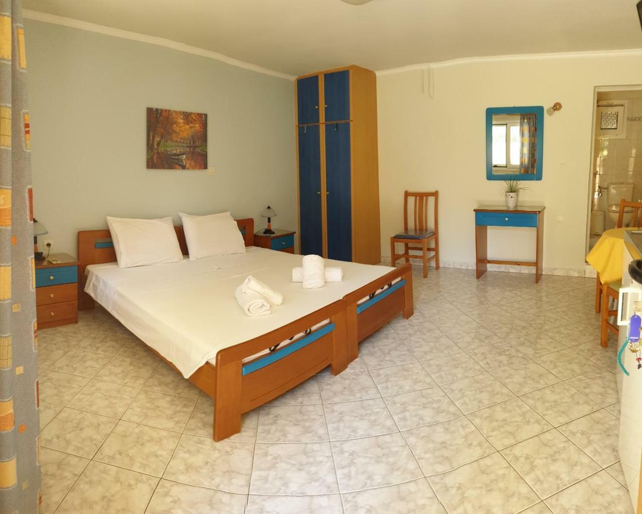 Epi Apartments Лурдата Екстериор снимка